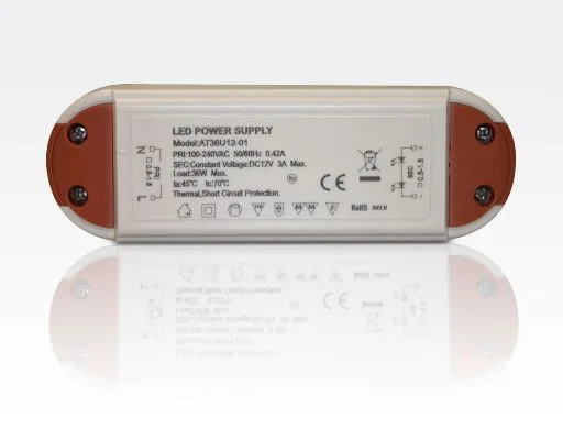 36W Netzteil 12VDC 2,7A / 240VAC min Last 13W   / 140x45x38mm